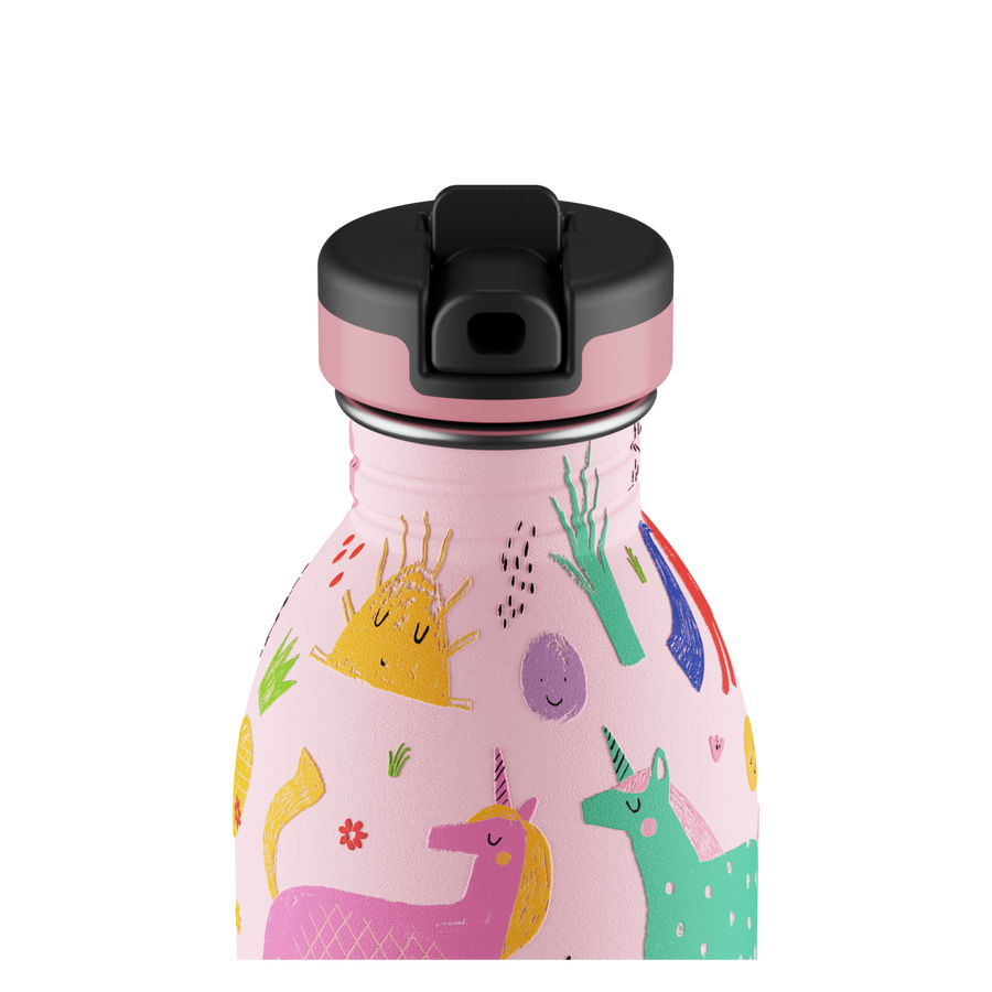 24Bottles Urban Drikkeflaske Barn 500 ml med Magic Friends-design i pastellfarger og svart lokk.