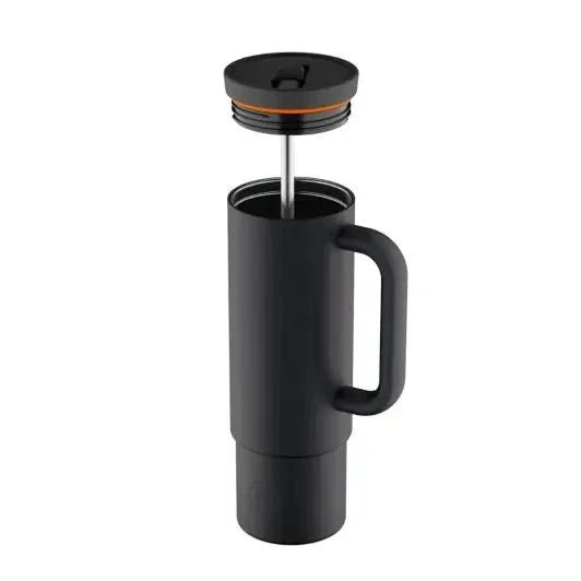 24Bottles termokopp med sugerør 800 ml Tuxedo Black i rustfritt stål, med lokket løftet opp