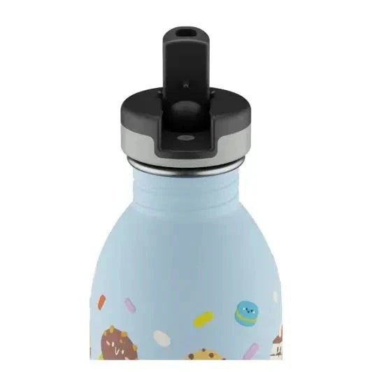 24Bottles Urban Drikkeflaske Barn 500 ml Sweet Friends lyseblå i rustfritt stål, nærbilde av flaskehalsen
