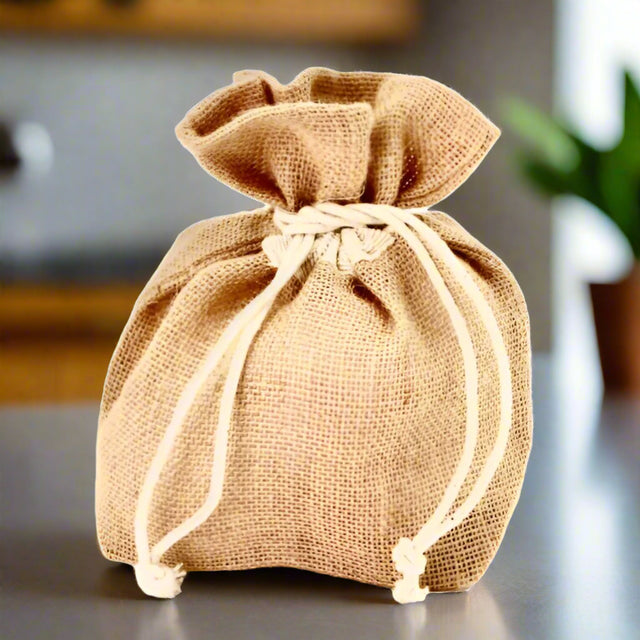 Suztain Jutepose med Snørelukking – 5L (25x20x10 cm) - Suztain.no  Suztain.no