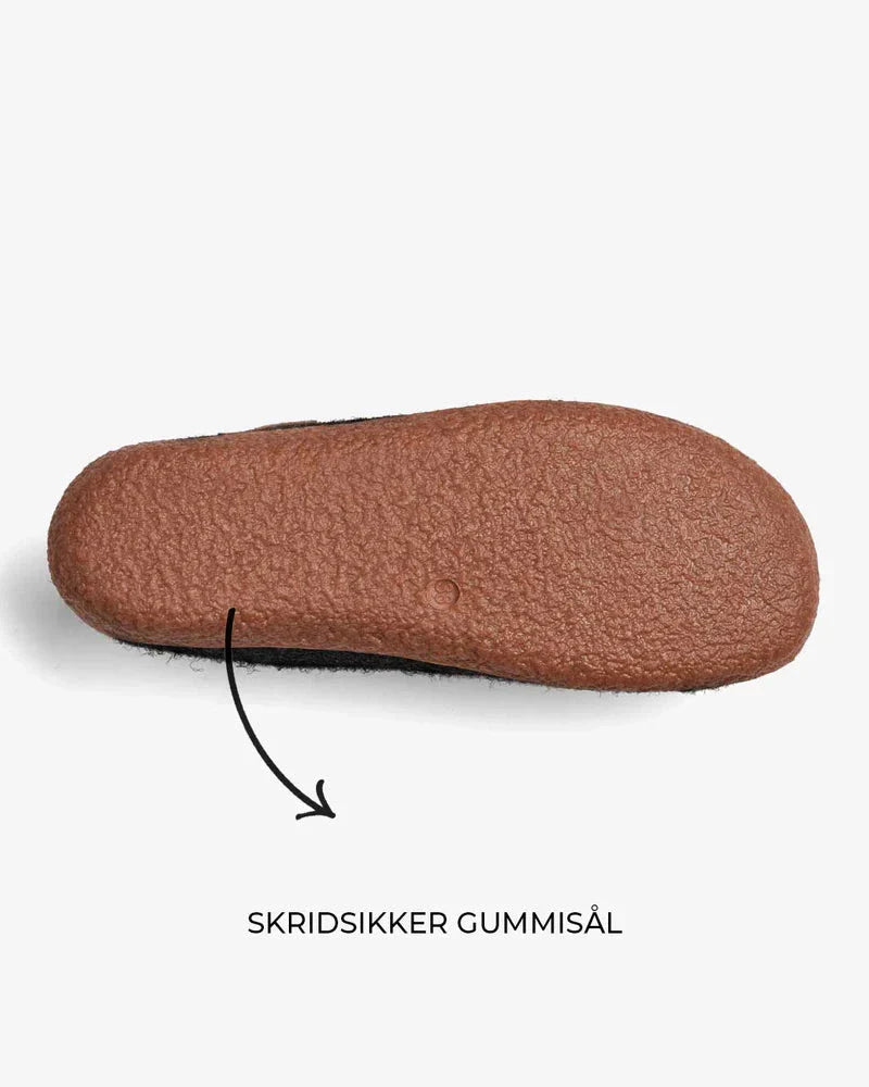 The Cozy Sheep Tøffel med gummisål – Mørkegrå