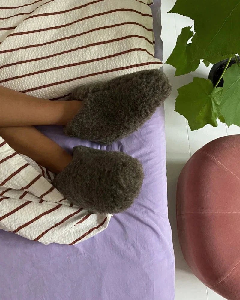 The Cozy Sheep Uldhjemmesko – Mørkegrå (Lav model)