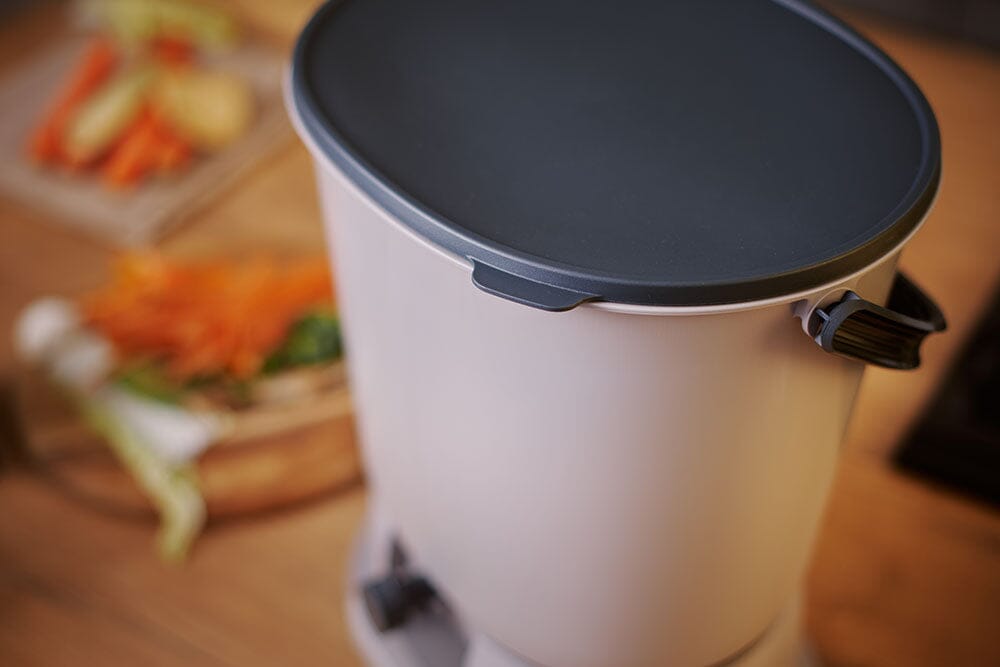 2 Bokashi Essence Kompostbøtter – Grå, inkl. 1 kg Bokashi-strø - Suztain.no