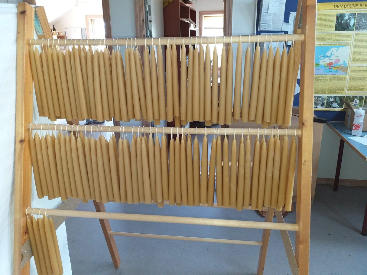 Bistad Bordlys av Bivoks – 2 stk, Håndlaget, 30 cm - Suztain.no