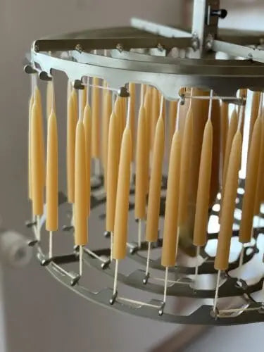 Bistad Bordlys av Bivoks – 2 stk, Håndlaget, 30 cm - Suztain.no