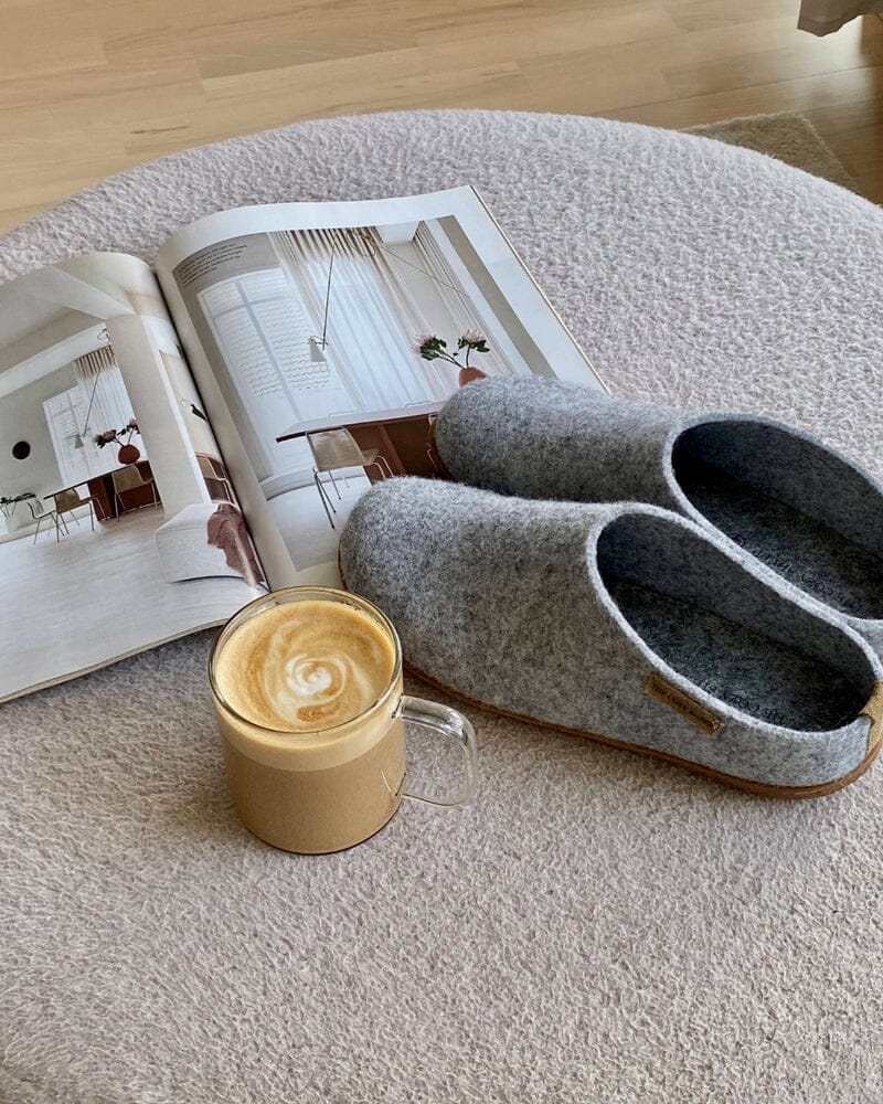 The Cozy Sheep Tøffel med gummisål – Lysegrå