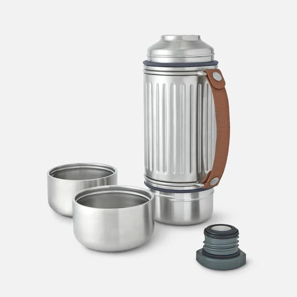 black+blum Termoflaske Explorer Duo i sølvfarget rustfritt stål, med to kopper og korken av