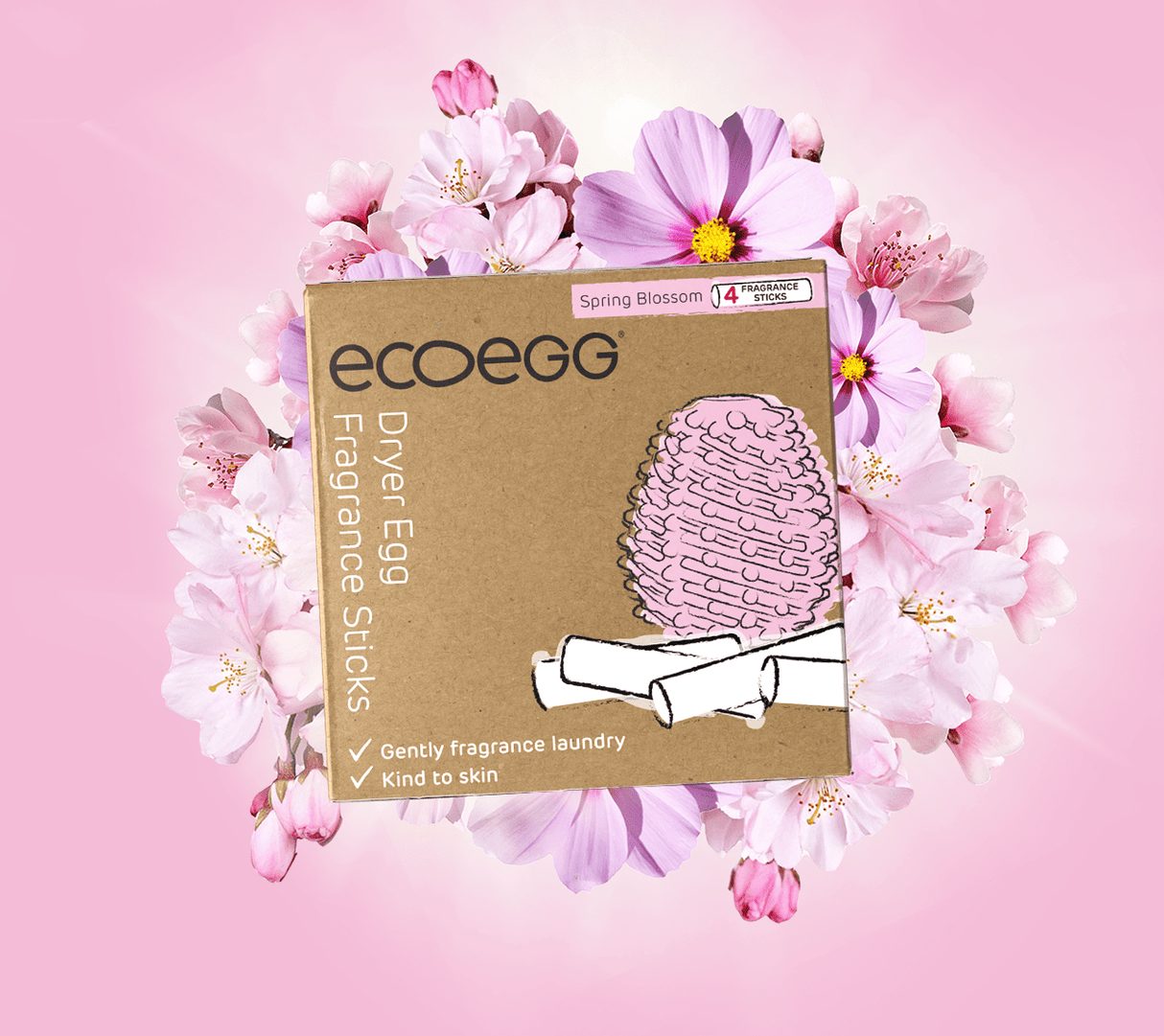 Ecoegg Refill for Tørkeegg, Spring Blossom, i pappemballasje, med blomsterdekorasjon i bakgrunnen