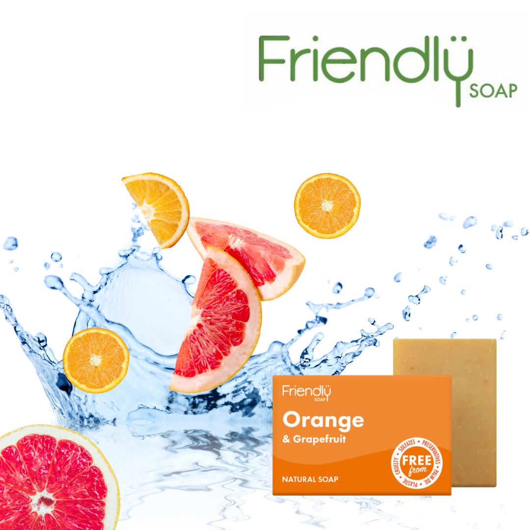 Friendly Soap såpestykke Appelsin & Grapefrukt 95g i oransje emballasje og såpestykke med frukter og vannsprut