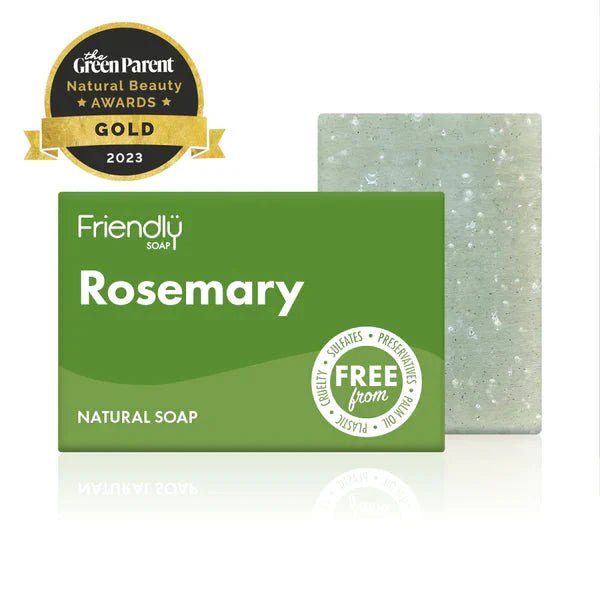 Friendly Soap Rosmarin-såpestykke (95 g) i grønn emballasje, gullvinner av Natural Beauty Awards 2023. 100 % naturlig, vegansk og plastfri – aromatisk duft for luksuriøs hudpleie.