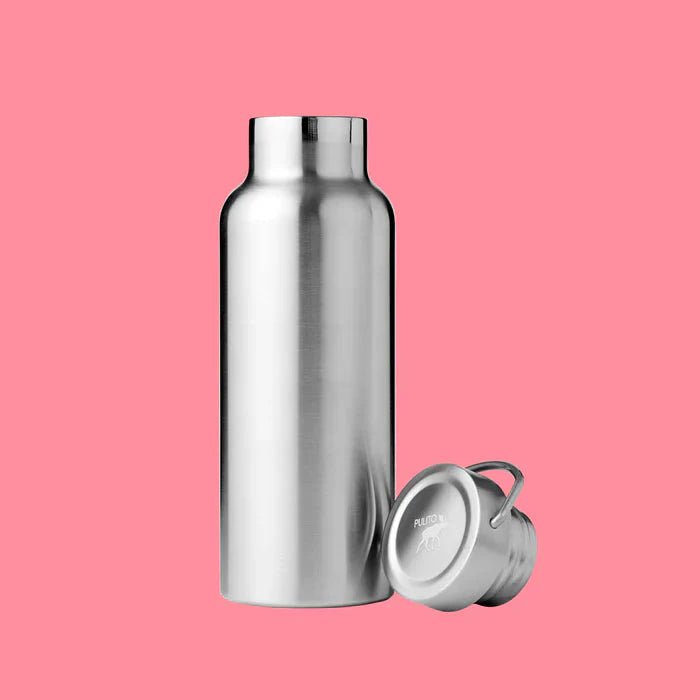 Pulito PureThermoBottle Classic Termos 750 ml sølv i rustfritt stål med lokk ved siden av