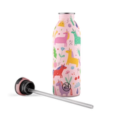 24Bottles Urban Drikkeflaske Barn 500 ml med fargerikt dyremønster og avtagbar tut i rosa kontekst.