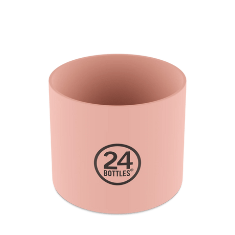 24Bottles bunnbeskyttelse, small, lyserosa i silikon, sett forfra med 24Bottles-logoen sentrert