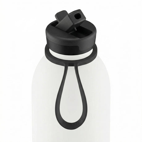 24Bottles Sportslokk i sort silikon og plast, sett forfra med åpen drikketut og bærehank