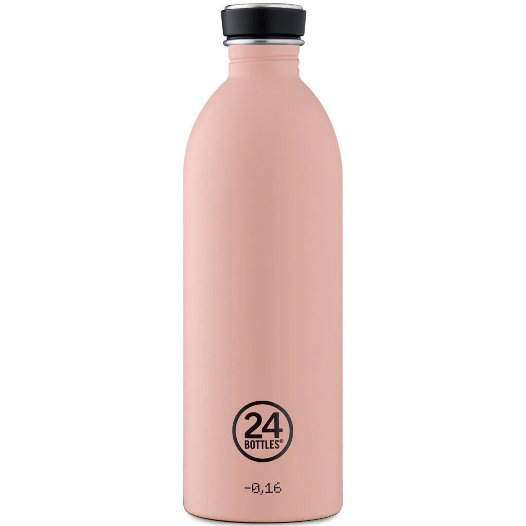 24Bottles Urban Drikkeflaske 1000 ml Dusty Pink i rustfritt stål, sett forfra med logo nederst