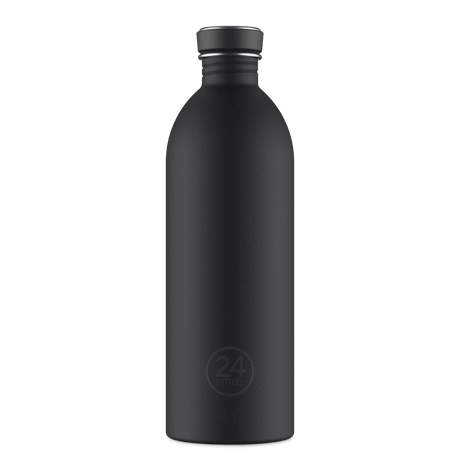24Bottles Urban Drikkeflaske 1000 ml Tuxedo Black i rustfritt stål, sett forfra med logo nederst på flasken