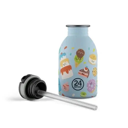 24Bottles Urban Drikkeflaske Barn 250 ml Sweet Friends i rustfritt stål med svart tut og sugerør, sett fra siden
