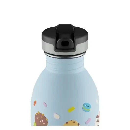 24Bottles Urban Drikkeflaske Barn 500 ml Sweet Friends lyseblå i rustfritt stål, nærbilde av lokket