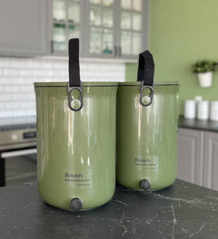 Bokashi 2.0 Startsett med 2 bøtter og 1 kg Bokashistrø - Khaki Suztain.no