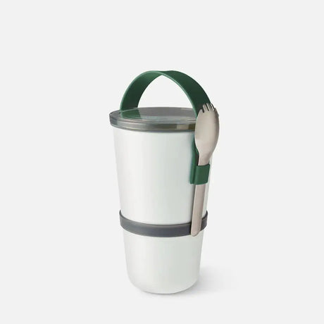 Black+Blum Matboks Original Rund (600 ml + 300 ml) i grønnfargen “Olive”, med lekkasjesikkert lokk integrert spork og to rom.