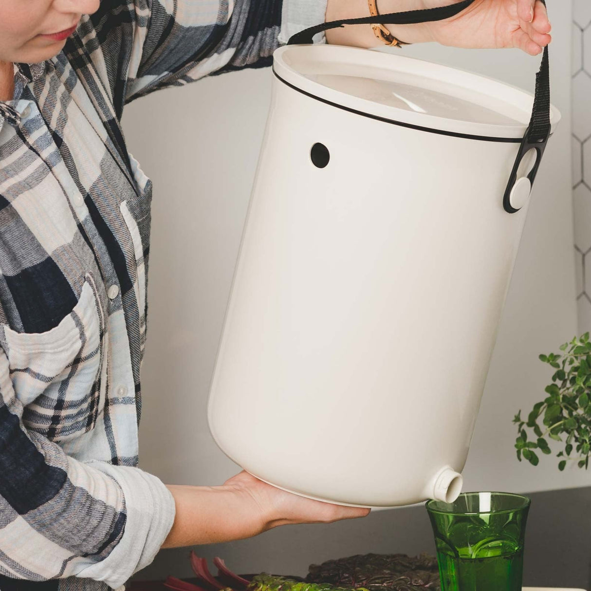 Bokashi Kompostbøtte 2.0 inkl. 1 kg strø - Hvit