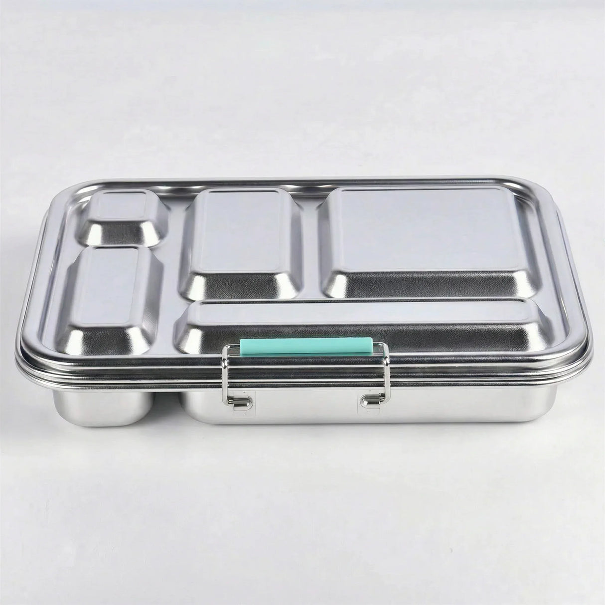 Suztain matboks i stål med 5 rom og mintfarget lås på hvit bakgrunn