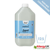 Bio-D Flytende vaskemiddel uparfymert 5 liter i plastflaske, med AllergyUK-logo og blått banner