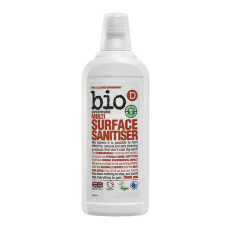 Bio-D Multi Surface Sanitiser 750ml hvit i plast, sett forfra med etikett og tekst