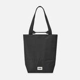 Black+Blum isolert handlenett Black i polyester sett forfra med firkantet logo på bunnen