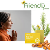 Friendly Soap såpestykke Tea Tree 95 gram gul i papir og såpe, med illustrasjoner av gurkemeie og te-tre blader
