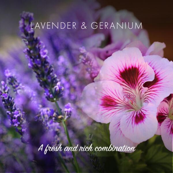 Friendly Soap Sjampobar Lavendel & Geranium 95g, illustrasjon av lilla lavendel og rosa geraniumblomster