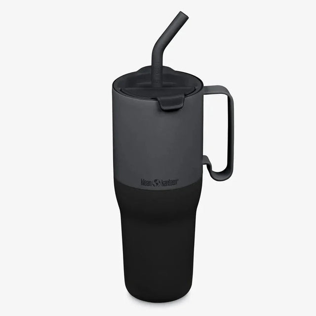 Klean Kanteen Rise Tumbler 1065 ml Asphalt i rustfritt stål med håndtak og sugerør, sett fra siden Suztain.no