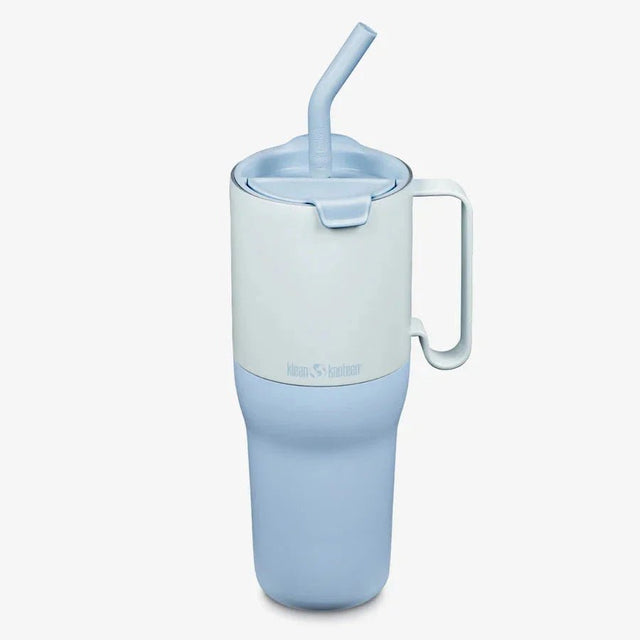Klean Kanteen Rise Tumbler 1065 ml Ice Blue i rustfritt stål, sett forfra med sugerør og håndtak Suztain.no