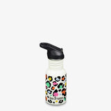 Klean Kanteen Drikkeflaske Barn 355ml Sports Cap Leopard Print i rustfritt stål, sett fra siden