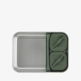 Klean Kanteen Half Snack Box 83 ml to stk liten firkantet snackboks i rustfritt stål vist oppi en matboks