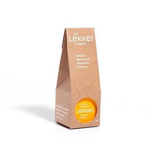 The Lekker Company deodorant Mandarin & Lemon i papphylse, vist i emballasje med oransje bunn Suztain.no