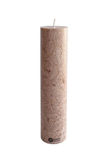 Kunstindustrien kubbelys 25 cm Hazelnut i olivenvoks, sett forfra med veken synlig på toppen