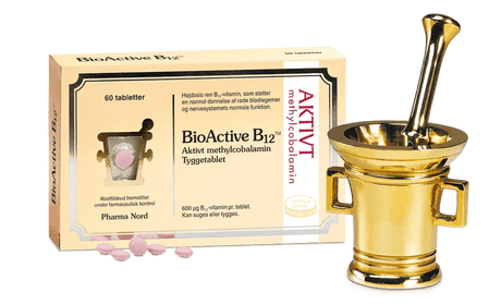 Pharma Nord BioActive B12 methylcobalamin, eske med 60 tyggetabletter og rosa tabletter foran