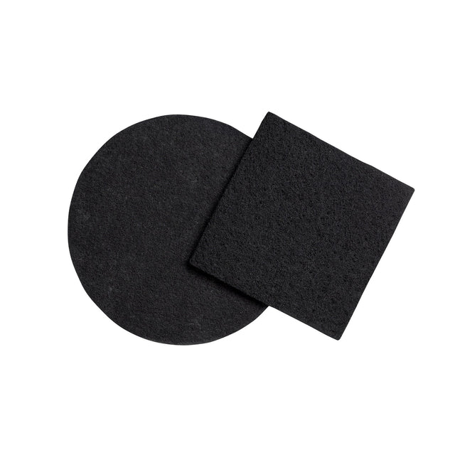 Pulito kompostfilter i sort karbon sett ovenfra, med en rund og en firkantet variant side ved side Suztain.no
