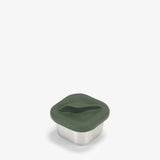 Klean Kanteen Half Snack Box 83 ml liten firkantet snackboks i rustfritt stål med silikonlokk sett skrått ovenfra siden