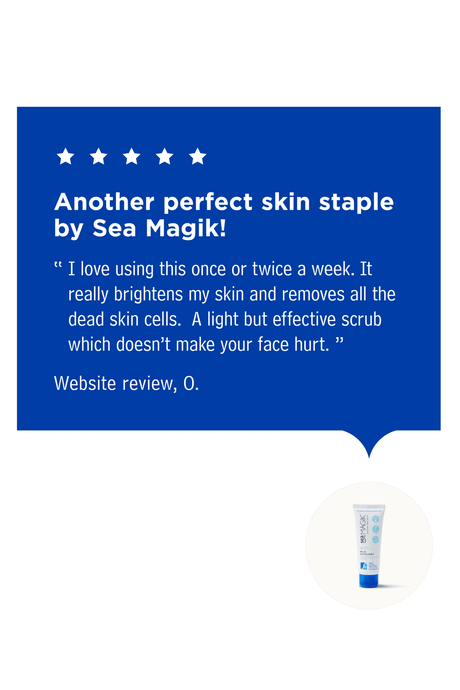 Sea Magik Mild Exfoliant 75ml i hvit og blå plast, med brukeranmeldelse i snakkeboble