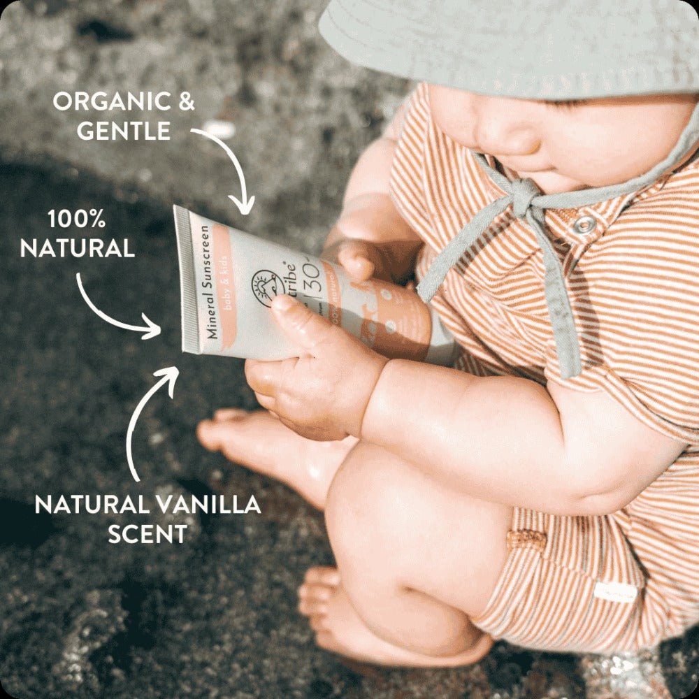 Suntribe Solkrem Barn & Baby SPF 30 100 ml i krem, i bruk med infografikk som viser egenskaper
