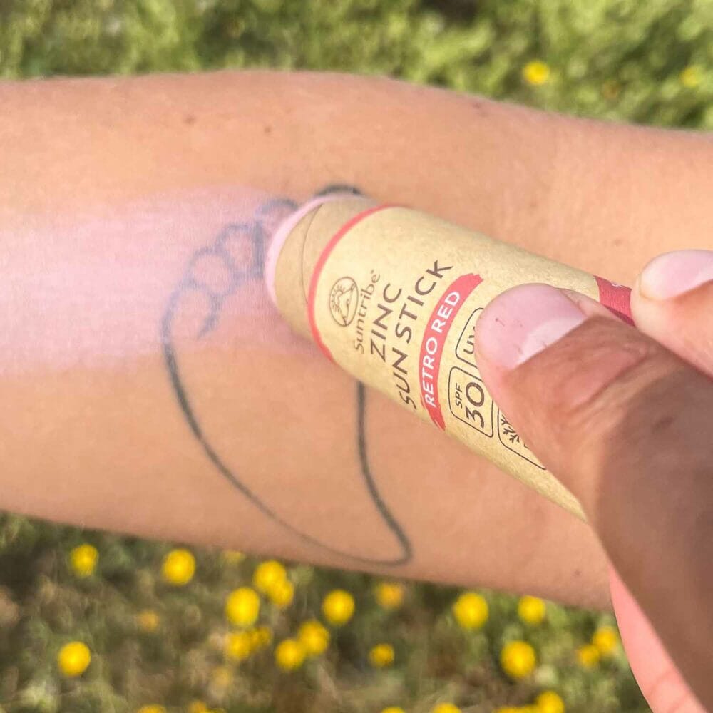 Suntribe Natural Mineral Zinc Sun Stick SPF 30 - Retro Red - Suztain.no 