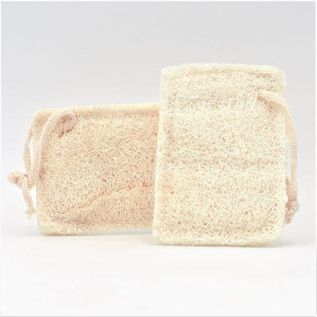 Suztain Loofah skuresvamp 2 pk i naturlig beige loofah-materiale, to varianter side ved side