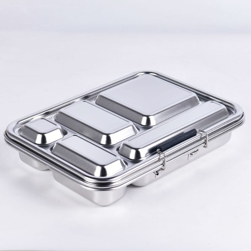 Suztain matboks i stål med 5 rom i hvit farge på kjøkkenbenk