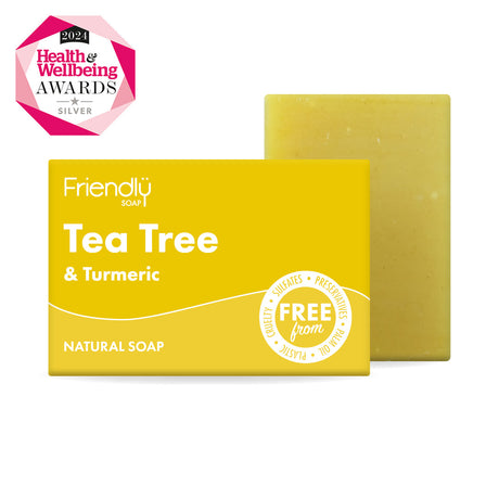 Prisvinnende Friendly Soap Tea Tree & Gurkemeie-såpestykke (95 g) i gul emballasje. 100 % naturlig, vegansk og plastfri – antiseptisk og betennelsesdempende for en frisk og ren hud.